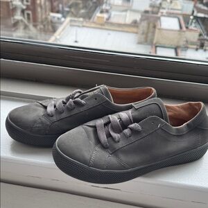 Esprit Unisex Charcoal Sneakers